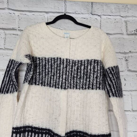 Sundance Womens Wool Striped Snap Front Cardigan Sweater White Black Size Medium - Picture 2 of 12